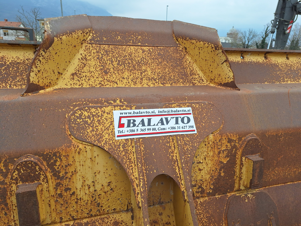 Caterpillar Loader bucket 3300 mm - Rakodókanál: 4 kép. Caterpillar Loader bucket 3300 mm - Rakodókanál: 4 kép.