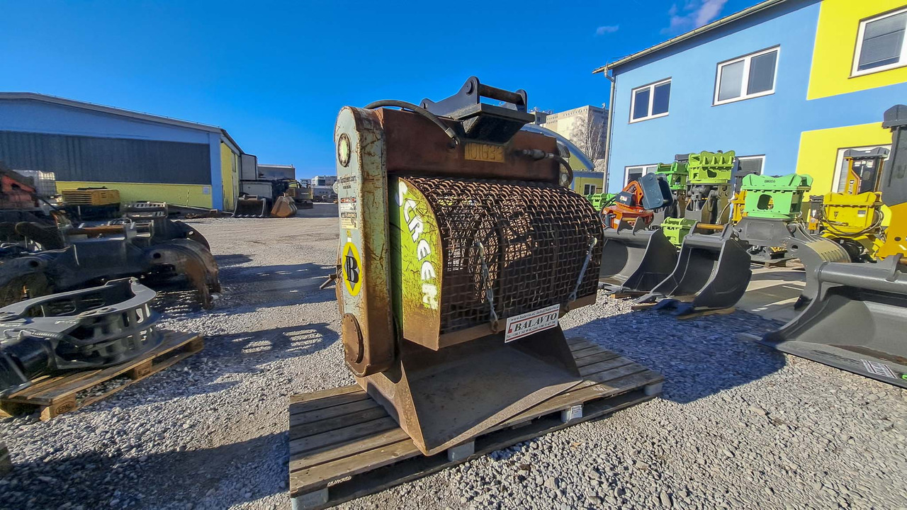 Flip Screen screening bucket E50 1200 mm S60 for 12-18 ton excavators - Kőválogató kanál - Kotrógép: 2 kép. Flip Screen screening bucket E50 1200 mm S60 for 12-18 ton excavators - Kőválogató kanál - Kotrógép: 2 kép.