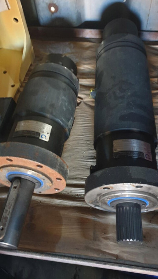 HKS DA--H 80 240º ESK1602481 for Putzmeister SPM 500 roadheader - Hidraulikus motor: 1 kép. HKS DA--H 80 240º ESK1602481 for Putzmeister SPM 500 roadheader - Hidraulikus motor: 1 kép.