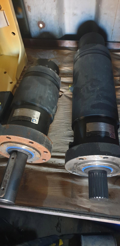 HKS DA--H 80 360º for PUTZMEISTER SPM 500 ESK1602791 for Putzmeister SPM 500 roadheader - Hidraulikus motor: 2 kép. HKS DA--H 80 360º for PUTZMEISTER SPM 500 ESK1602791 for Putzmeister SPM 500 roadheader - Hidraulikus motor: 2 kép.