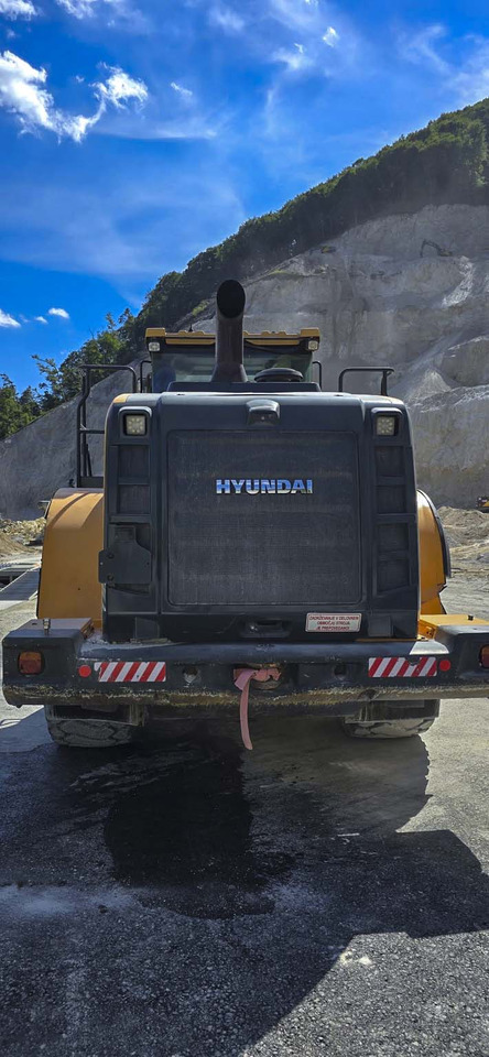 Gumikerekes homlokrakodó HYUNDAI HL970: 6 kép.