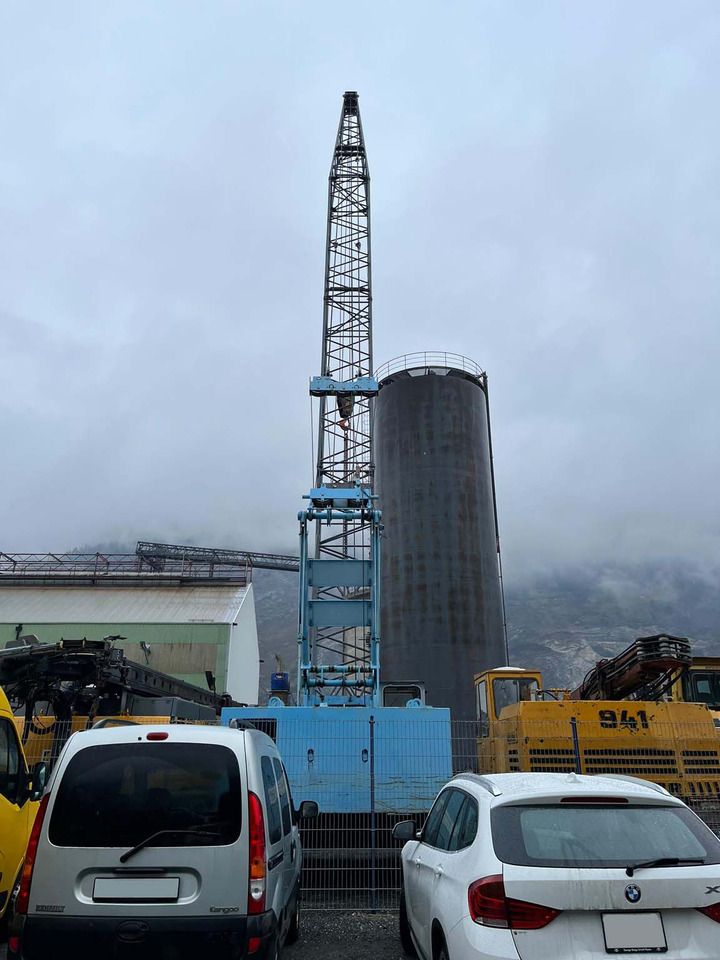 Hitachi KH 180-2 - Lánctalpas daru: 5 kép. Hitachi KH 180-2 - Lánctalpas daru: 5 kép.