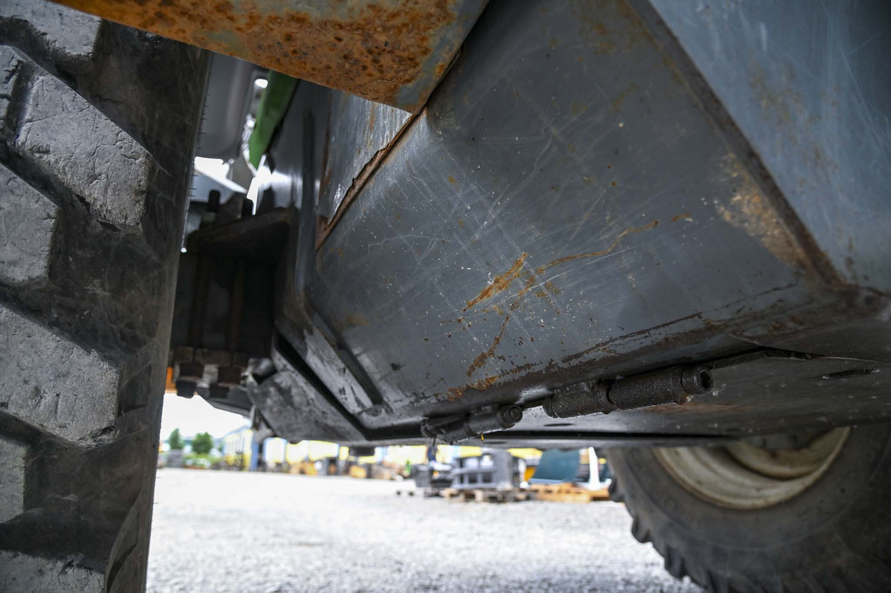 Lännen 8600E lízing Lännen 8600E: 37 kép.