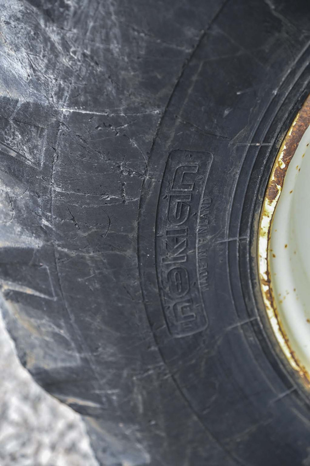 Lännen 8600E lízing Lännen 8600E: 33 kép.