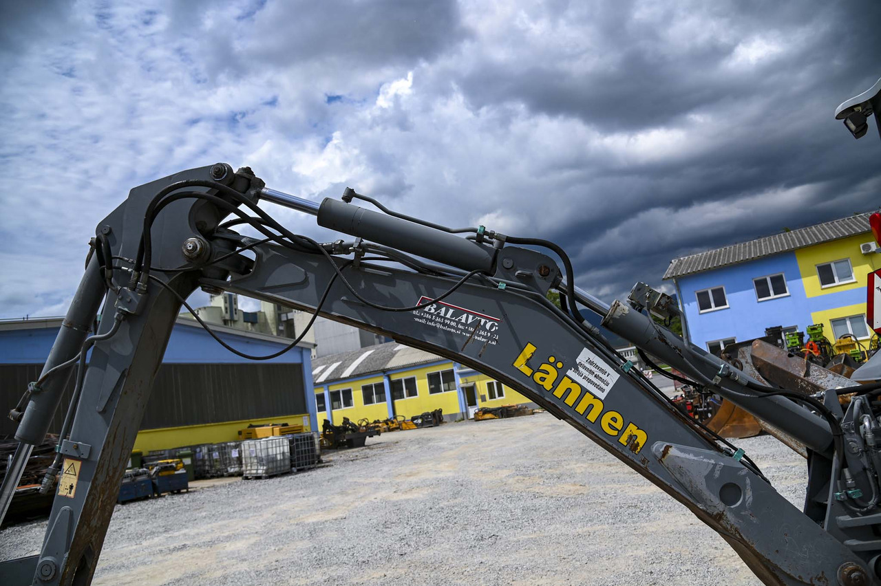 Lännen 8600E lízing Lännen 8600E: 46 kép.