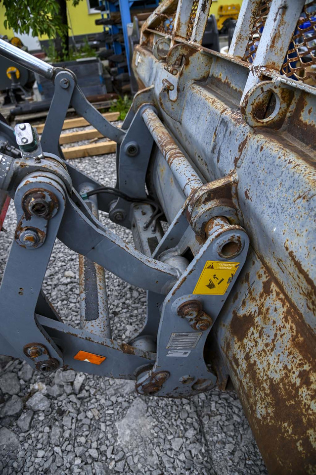 Lännen 8600E lízing Lännen 8600E: 17 kép.