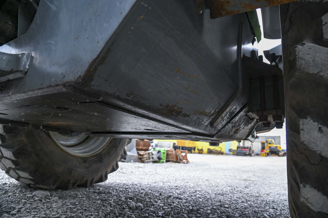 Lännen 8600E lízing Lännen 8600E: 35 kép.