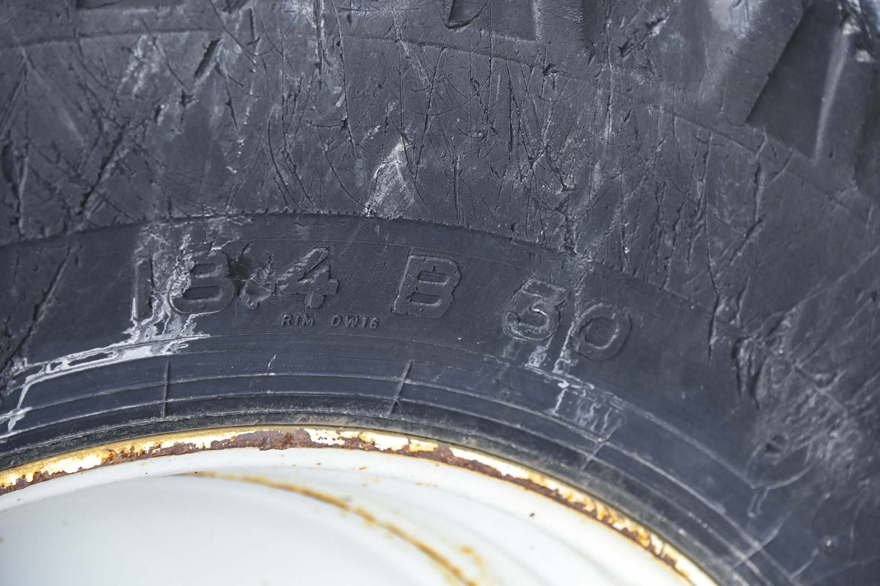 Lännen 8600E lízing Lännen 8600E: 31 kép.