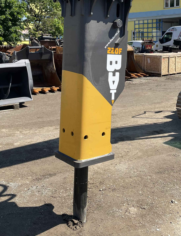 New BAT 220F - Hidraulikus törőfej: 2 kép. New BAT 220F - Hidraulikus törőfej: 2 kép.