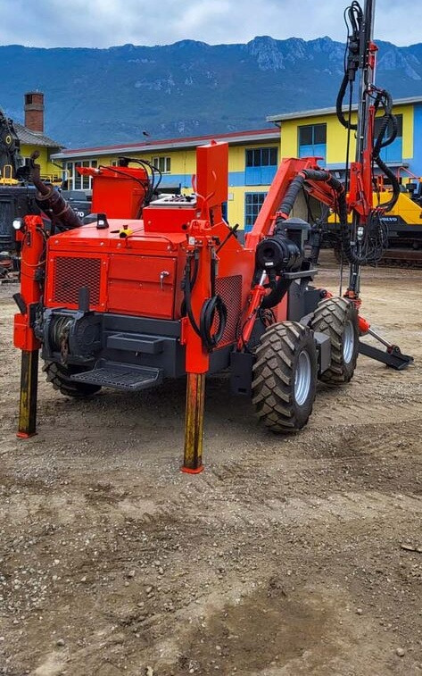 Sandvik DC302R - Fúrógép: 4 kép. Sandvik DC302R - Fúrógép: 4 kép.