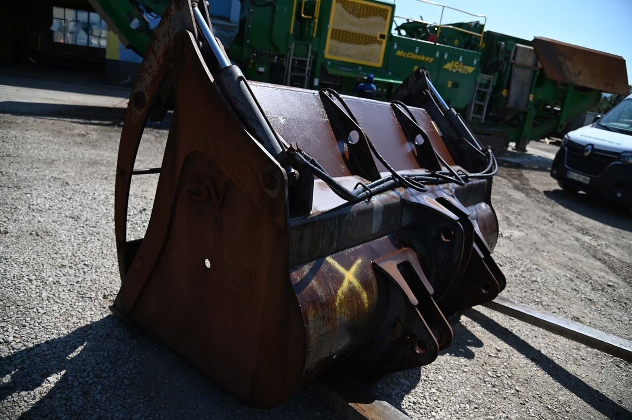 Trevi Benne loader bucket 2500 mm - Rakodókanál: 4 kép. Trevi Benne loader bucket 2500 mm - Rakodókanál: 4 kép.