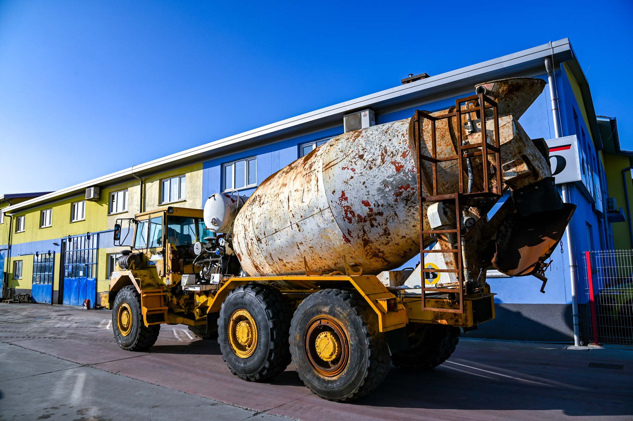 VOLVO A25C 6X6 - Betonmixer: 4 kép. VOLVO A25C 6X6 - Betonmixer: 4 kép.