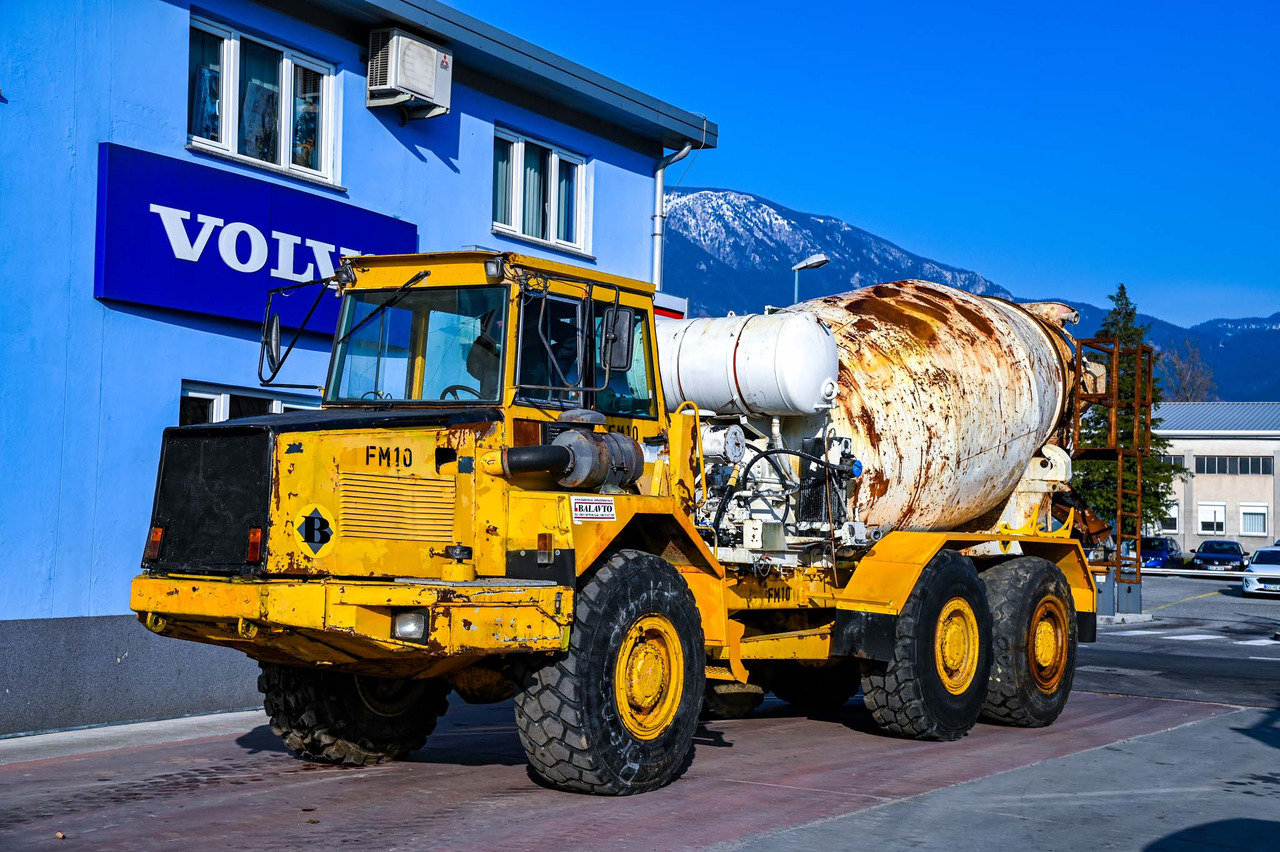 VOLVO A25C 6X6 - Betonmixer: 1 kép. VOLVO A25C 6X6 - Betonmixer: 1 kép.