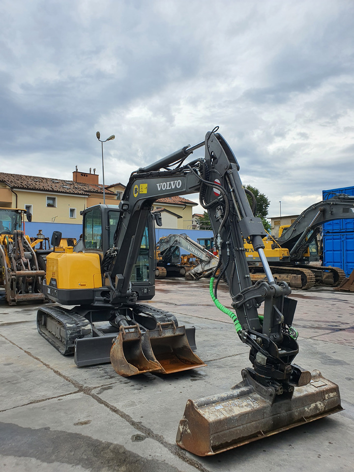 VOLVO EC60E - Minikotró: 5 kép. VOLVO EC60E - Minikotró: 5 kép.