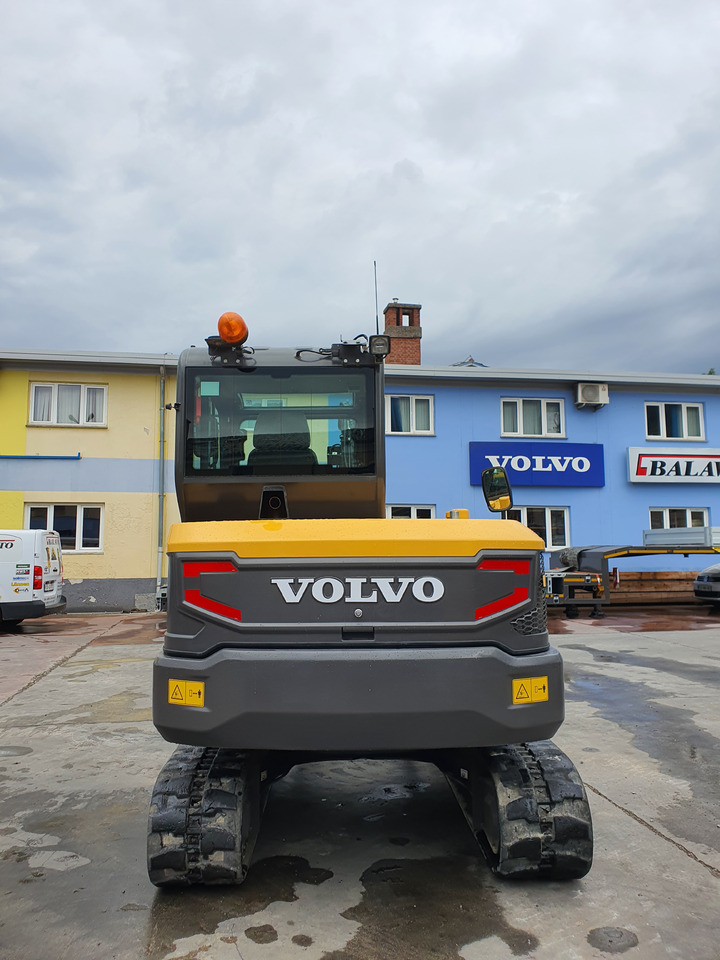 VOLVO EC60E - Minikotró: 1 kép. VOLVO EC60E - Minikotró: 1 kép.