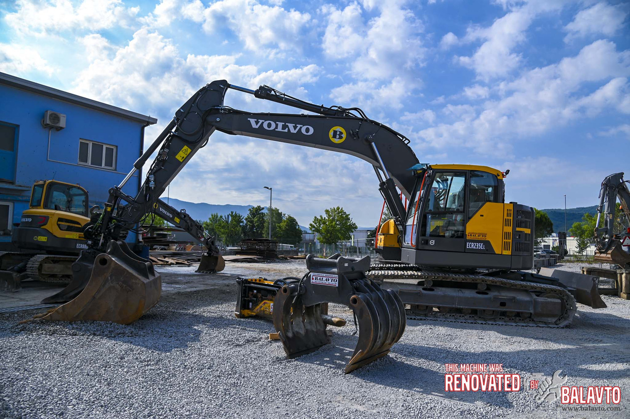 VOLVO ECR235EL - Lánctalpas kotró: 3 kép. VOLVO ECR235EL - Lánctalpas kotró: 3 kép.
