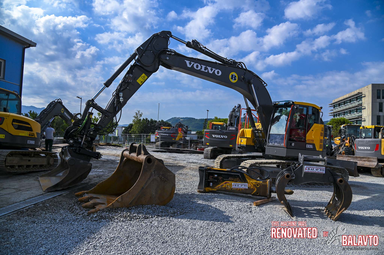 VOLVO ECR235EL - Lánctalpas kotró: 2 kép. VOLVO ECR235EL - Lánctalpas kotró: 2 kép.