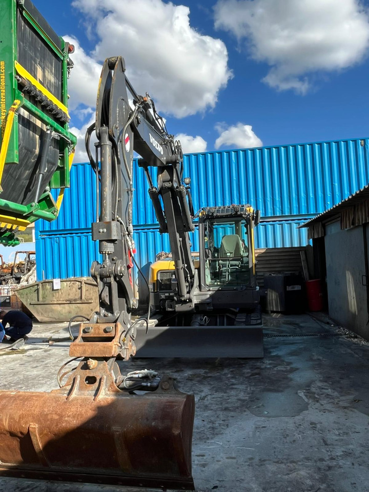 VOLVO ECR88D - Minikotró: 1 kép. VOLVO ECR88D - Minikotró: 1 kép.