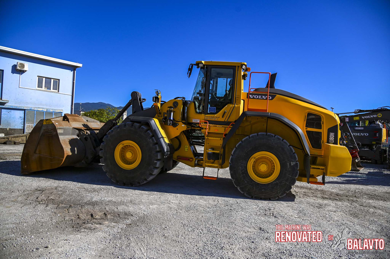 VOLVO L180H - Gumikerekes homlokrakodó: 3 kép. VOLVO L180H - Gumikerekes homlokrakodó: 3 kép.