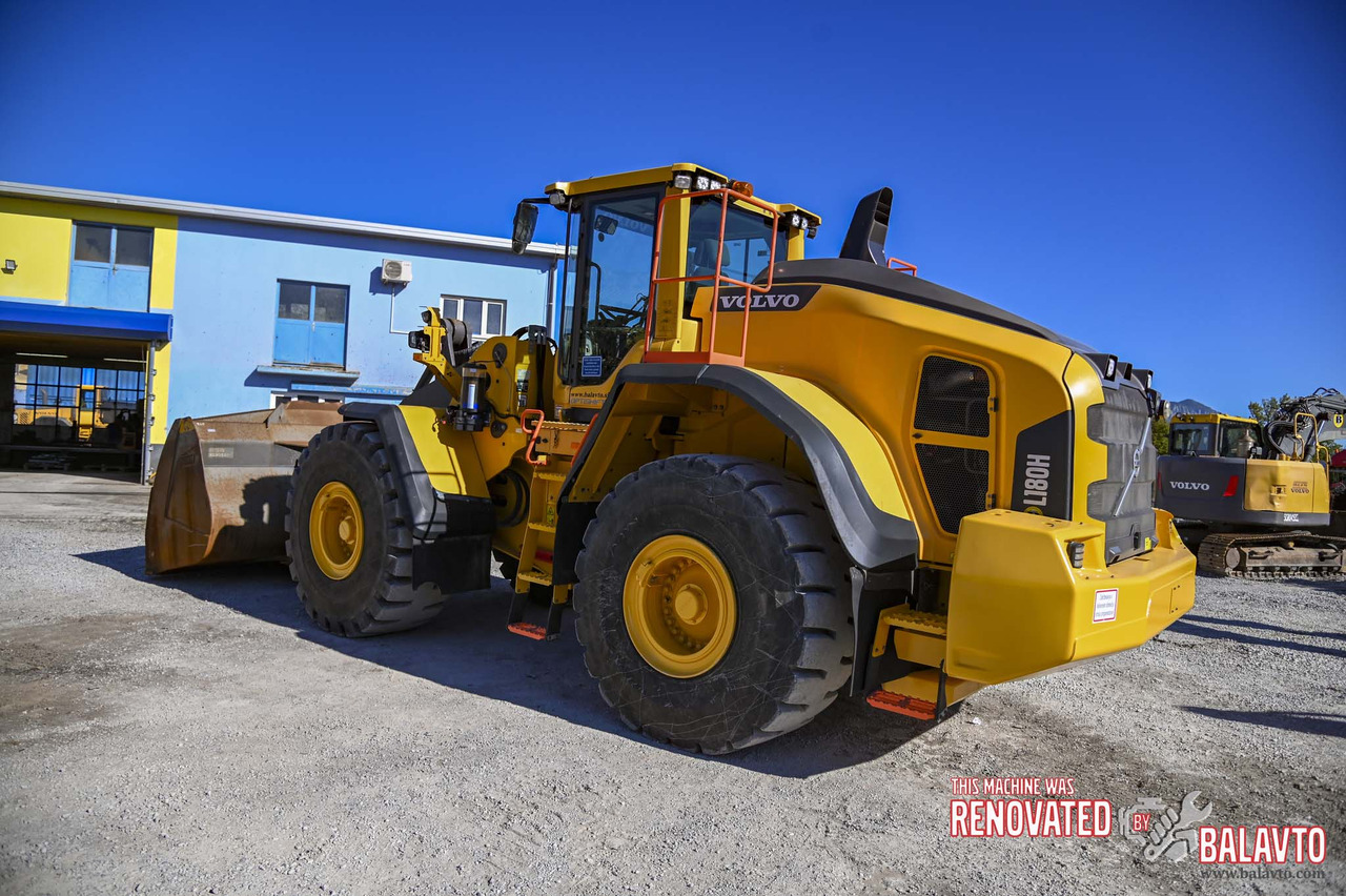 VOLVO L180H - Gumikerekes homlokrakodó: 4 kép. VOLVO L180H - Gumikerekes homlokrakodó: 4 kép.