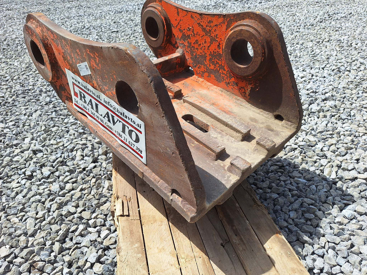 VTN hydraulic - Gyorscsatlakozó - Építőipari gépek: 4 kép. VTN hydraulic - Gyorscsatlakozó - Építőipari gépek: 4 kép.