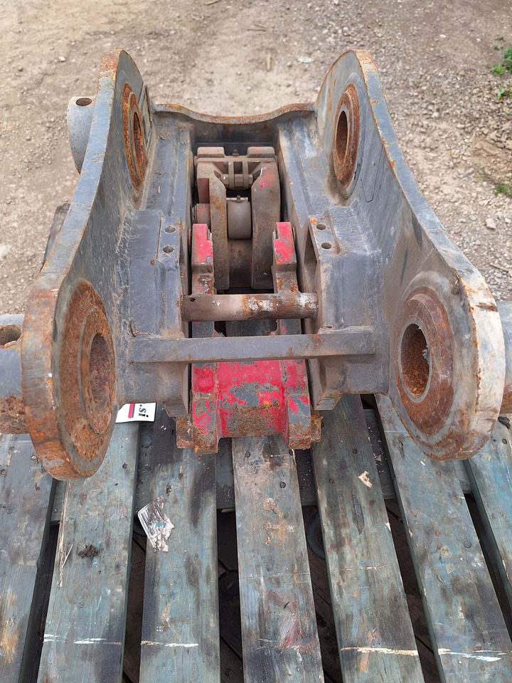 Volvo 14709434 Volvo EC140, EW140, ECR145 - Gyorscsatlakozó - Építőipari gépek: 3 kép. Volvo 14709434 Volvo EC140, EW140, ECR145 - Gyorscsatlakozó - Építőipari gépek: 3 kép.