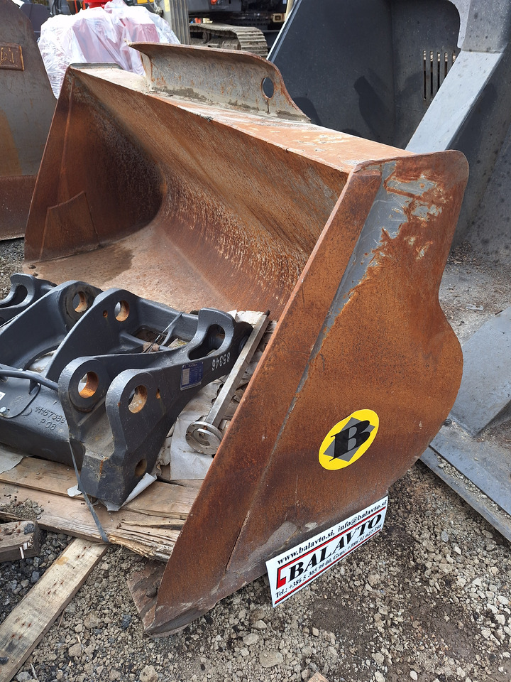 Volvo 93812 loader bucket 2300 mm BOE - Rakodókanál: 1 kép. Volvo 93812 loader bucket 2300 mm BOE - Rakodókanál: 1 kép.
