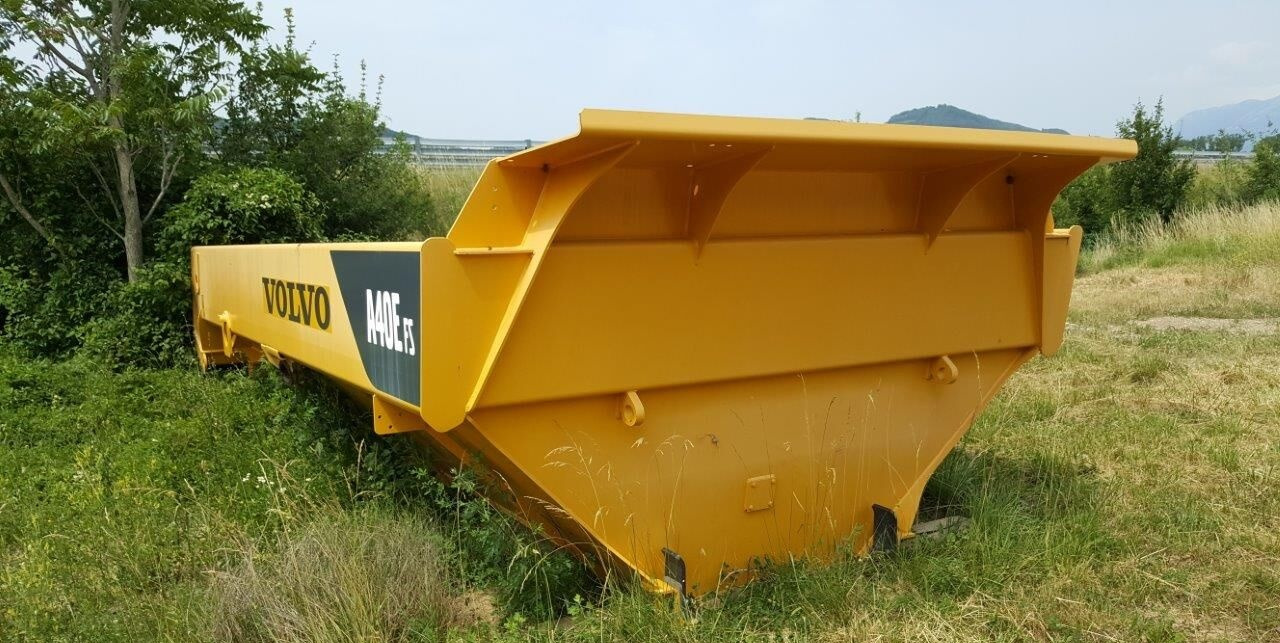 Volvo A40E - Billencs felépitmény: 2 kép. Volvo A40E - Billencs felépitmény: 2 kép.