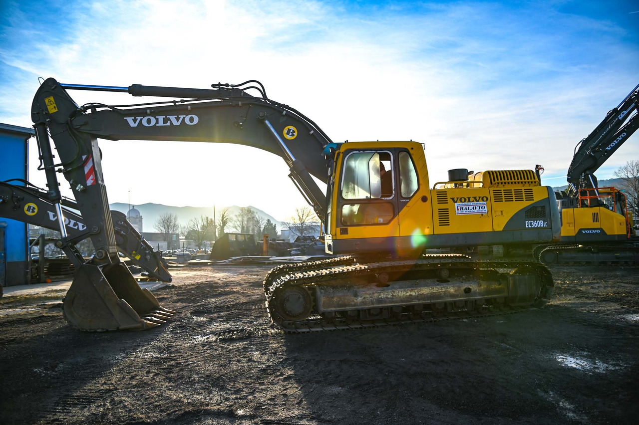 Volvo EC360B NLC - Lánctalpas kotró: 3 kép. Volvo EC360B NLC - Lánctalpas kotró: 3 kép.