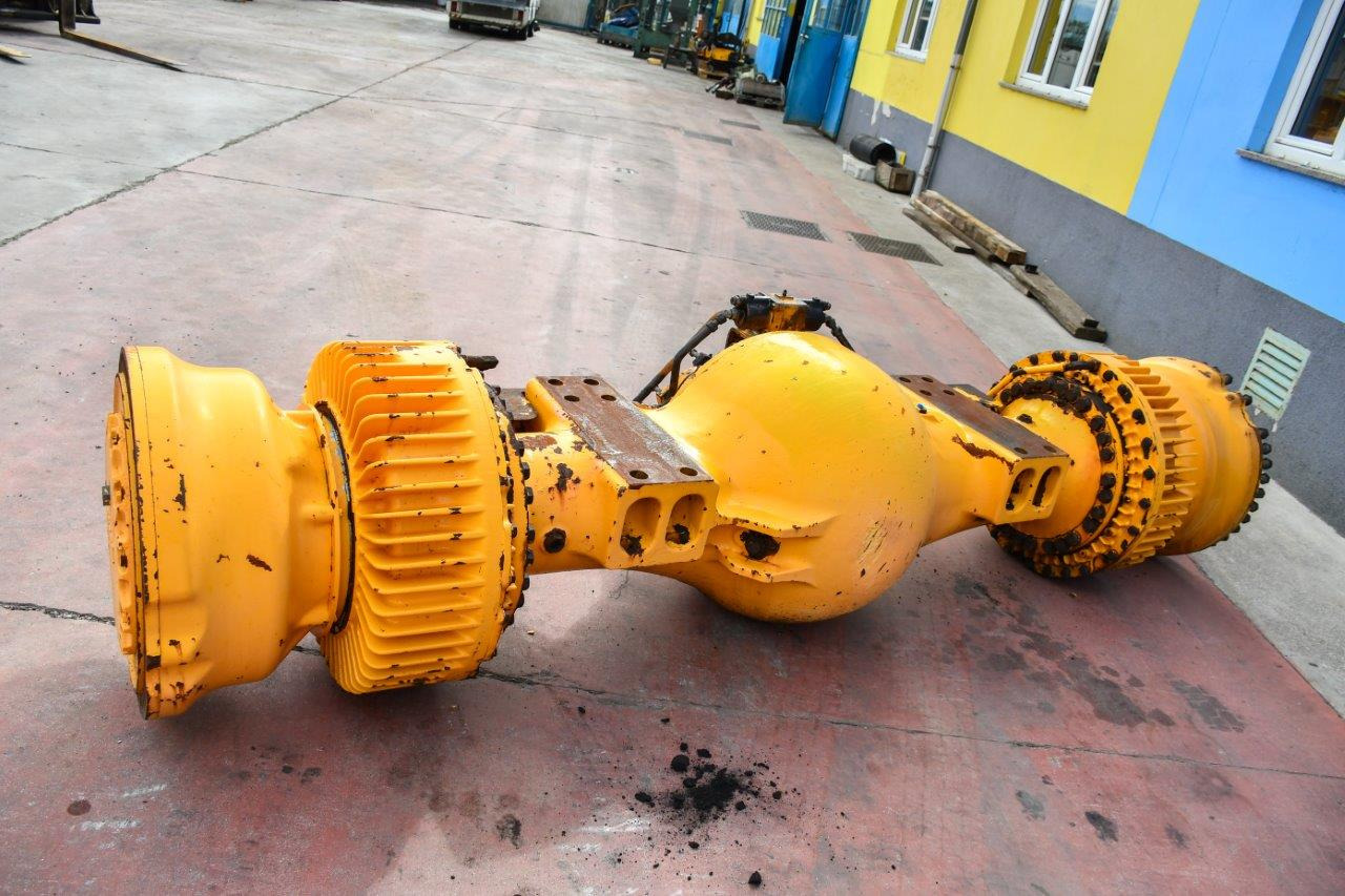 Volvo L350F - Tengely és alkatrészek - Gumikerekes homlokrakodó: 4 kép. Volvo L350F - Tengely és alkatrészek - Gumikerekes homlokrakodó: 4 kép.