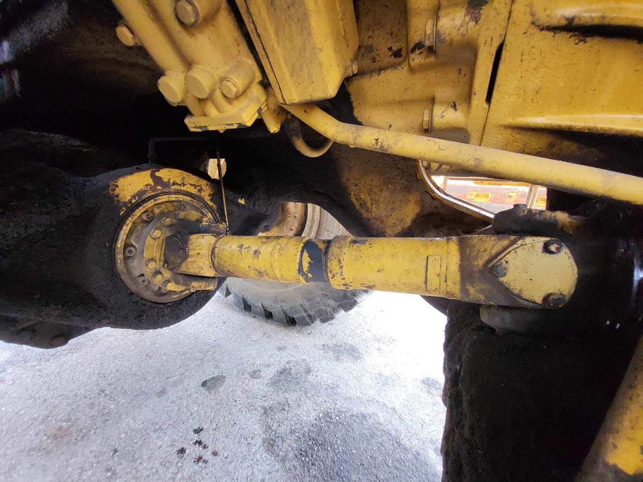 Volvo drive shaft - Féltengely - Rakodógép: 1 kép. Volvo drive shaft - Féltengely - Rakodógép: 1 kép.