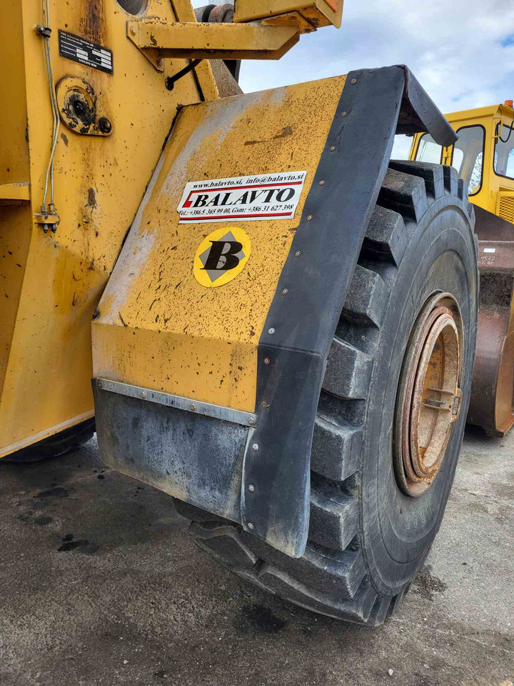 Volvo front fenders - Sárvédő - Rakodógép: 1 kép. Volvo front fenders - Sárvédő - Rakodógép: 1 kép.
