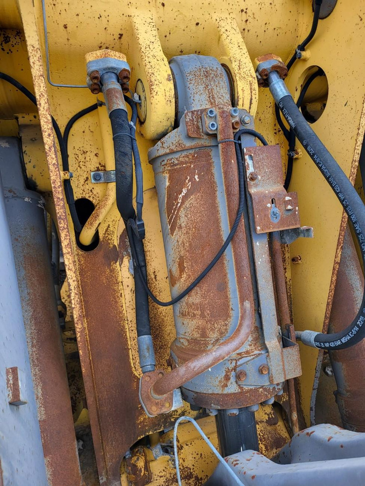 Volvo hydraulic cylinder - Hidraulikus henger - Rakodógép: 2 kép. Volvo hydraulic cylinder - Hidraulikus henger - Rakodógép: 2 kép.