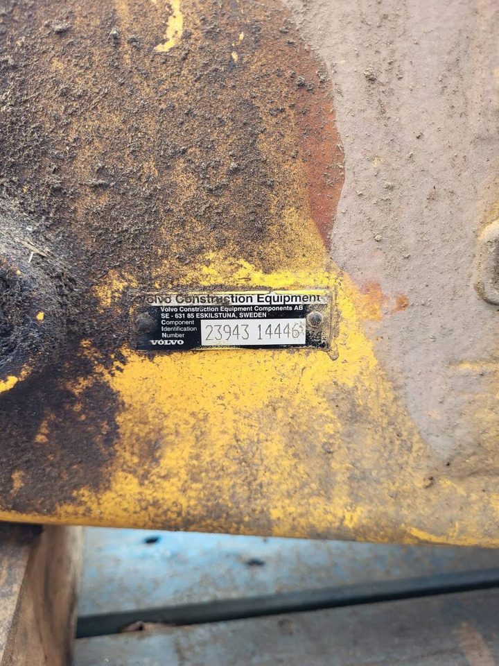 Volvo rear axle - Hátsó tengely - Rakodógép: 2 kép. Volvo rear axle - Hátsó tengely - Rakodógép: 2 kép.