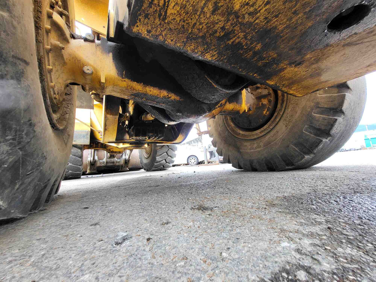 Volvo rear axle - Hátsó tengely - Rakodógép: 1 kép. Volvo rear axle - Hátsó tengely - Rakodógép: 1 kép.