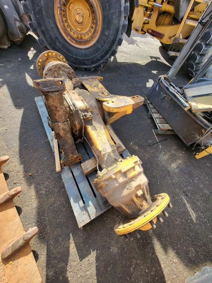 Volvo rear axle - Hátsó tengely - Rakodógép: 1 kép. Volvo rear axle - Hátsó tengely - Rakodógép: 1 kép.