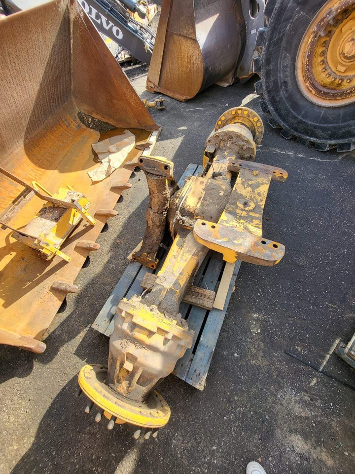 Volvo rear axle - Hátsó tengely - Rakodógép: 4 kép. Volvo rear axle - Hátsó tengely - Rakodógép: 4 kép.