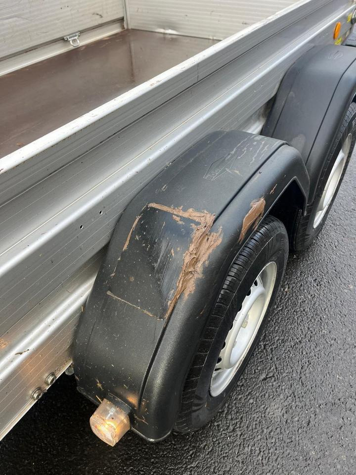 Böckmann AT1 Tandemanhänger - Platós pótkocsi: 5 kép. Böckmann AT1 Tandemanhänger - Platós pótkocsi: 5 kép.