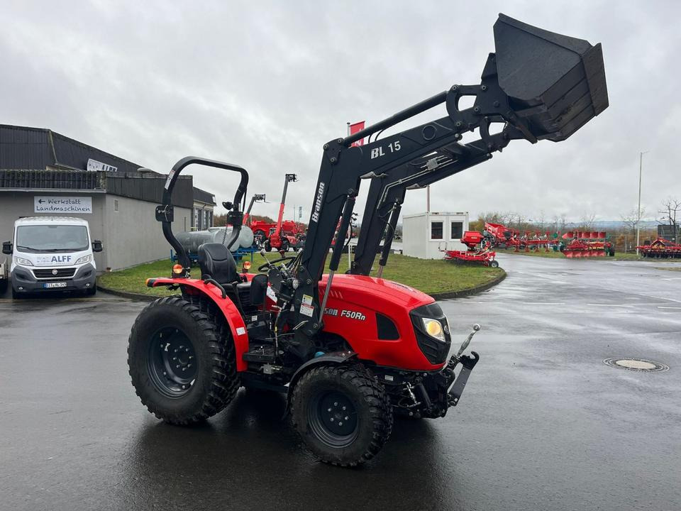 Branson F50RN Traktor, Frontlader, wenig Stunden, Fronthydraulik - Kistraktor: 3 kép. Branson F50RN Traktor, Frontlader, wenig Stunden, Fronthydraulik - Kistraktor: 3 kép.