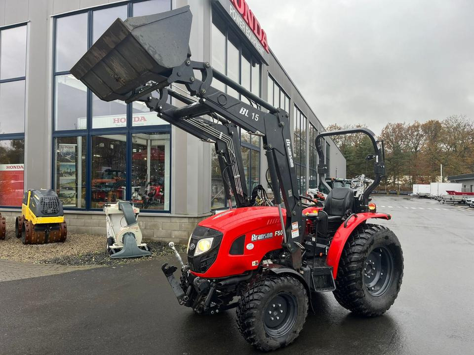 Branson F50RN Traktor, Frontlader, wenig Stunden, Fronthydraulik - Kistraktor: 1 kép. Branson F50RN Traktor, Frontlader, wenig Stunden, Fronthydraulik - Kistraktor: 1 kép.