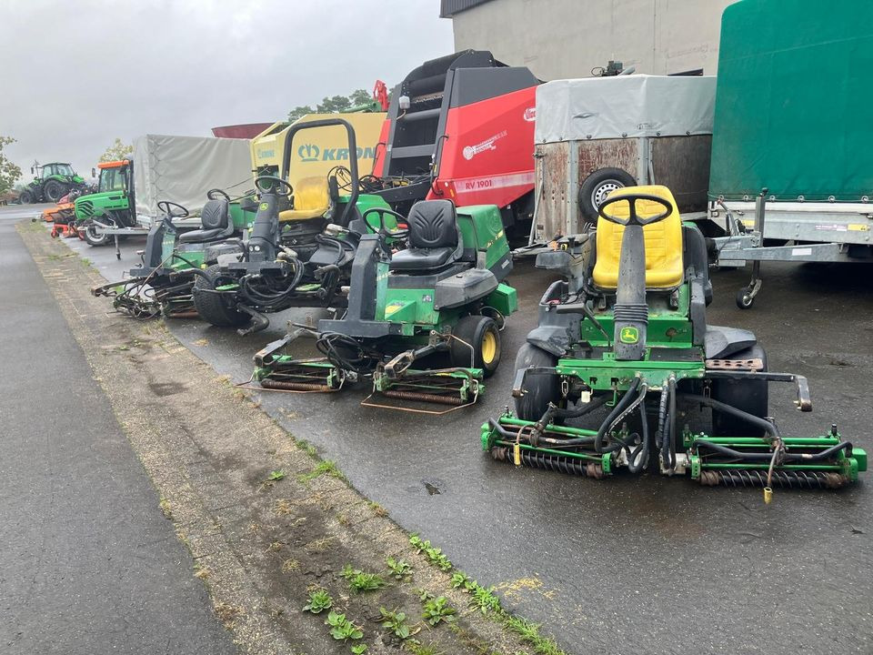 John Deere Spindelmäher, Großflächenmäher 2243, 2500A, 3235C - Kerti fűkasza: 1 kép. John Deere Spindelmäher, Großflächenmäher 2243, 2500A, 3235C - Kerti fűkasza: 1 kép.