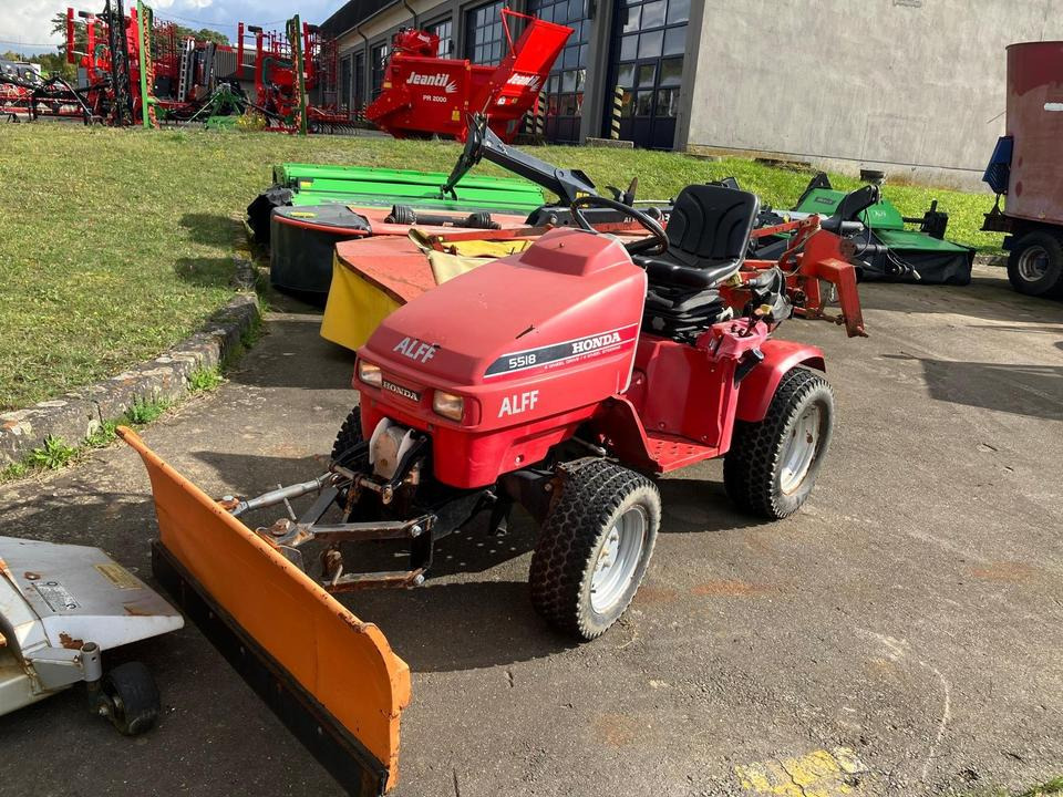 Kommunaltraktor Honda H5518 Schneeschild Winterdienst - Kommunális traktor: 4 kép. Kommunaltraktor Honda H5518 Schneeschild Winterdienst - Kommunális traktor: 4 kép.