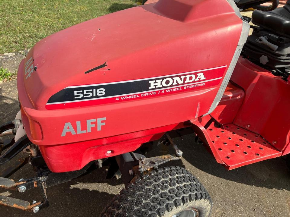 Kommunaltraktor Honda H5518 Schneeschild Winterdienst - Kommunális traktor: 5 kép. Kommunaltraktor Honda H5518 Schneeschild Winterdienst - Kommunális traktor: 5 kép.