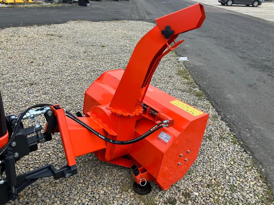 Kubota Kova Anbau-Schneefräse L1101 WA für Kleintraktor 1,12m - Hófúvó: 5 kép. Kubota Kova Anbau-Schneefräse L1101 WA für Kleintraktor 1,12m - Hófúvó: 5 kép.