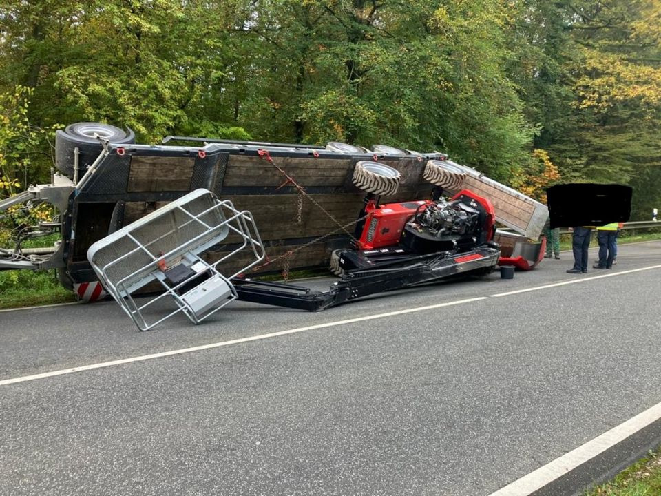Manitou Arbeitsbühne 180 ATJ Unfallschaden Teleskopbühne - Személyemelő: 1 kép. Manitou Arbeitsbühne 180 ATJ Unfallschaden Teleskopbühne - Személyemelő: 1 kép.