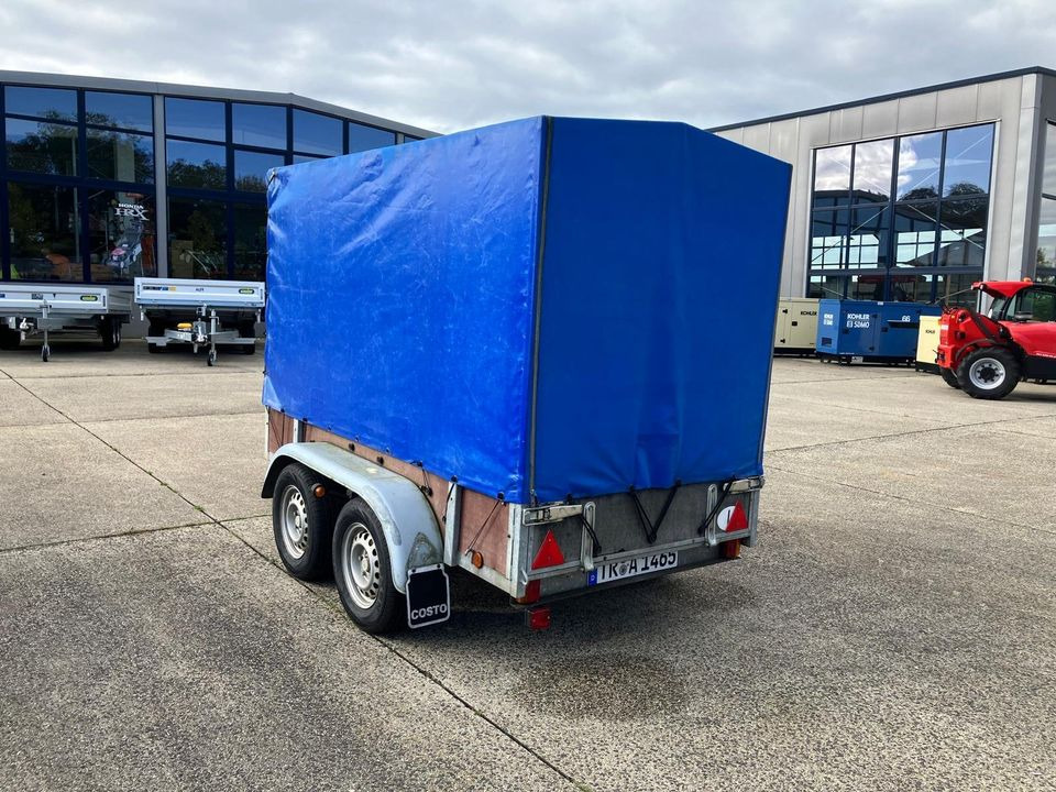 PKW Anhänger Costo mit Plane und Spriegel 2,0t - Ponyvás pótkocsi: 3 kép. PKW Anhänger Costo mit Plane und Spriegel 2,0t - Ponyvás pótkocsi: 3 kép.