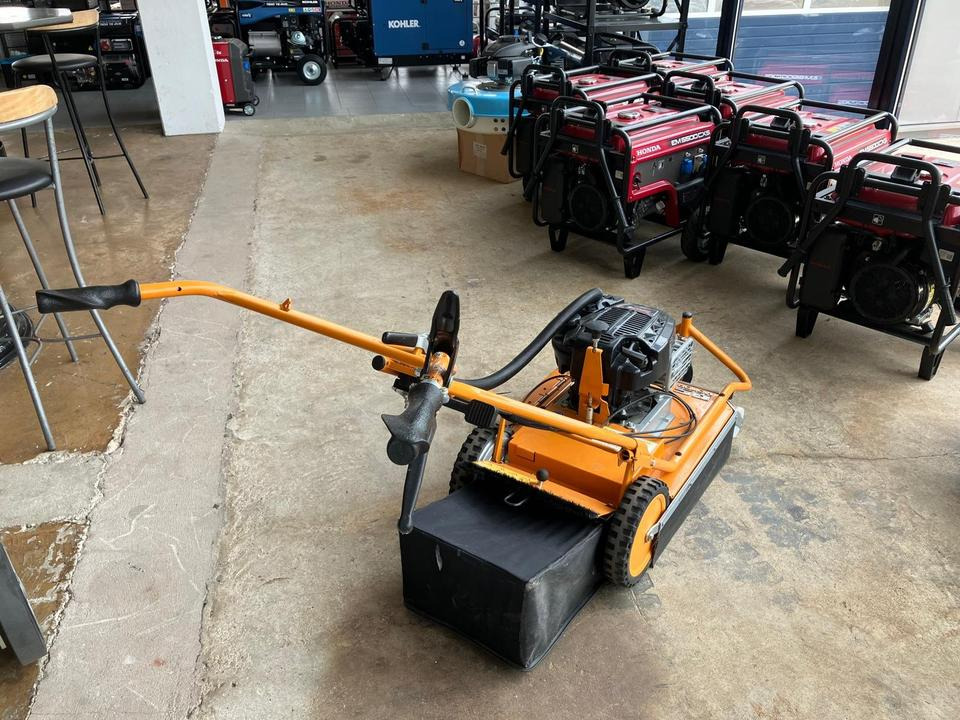 Wildkrautbürste AS 50 Weed Hex Unkrautbürste - Kerti gépek: 3 kép. Wildkrautbürste AS 50 Weed Hex Unkrautbürste - Kerti gépek: 3 kép.