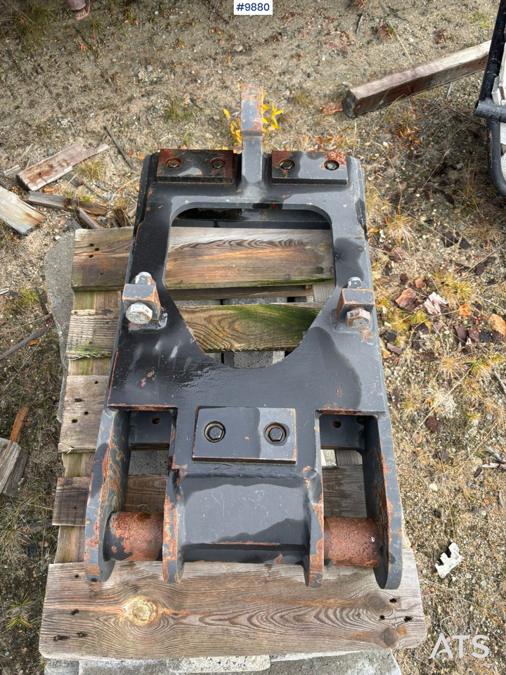 B20 bracket for Engcon grip - Adapterek - Építőipari gépek: 2 kép. B20 bracket for Engcon grip - Adapterek - Építőipari gépek: 2 kép.