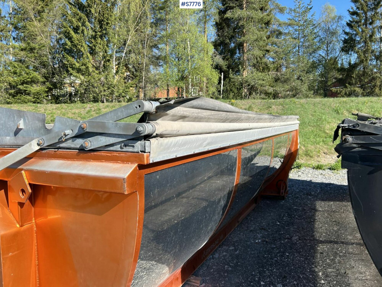 Balticum Frinab LV-13,5 Asphalt flatbed - Multiliftes konténer: 4 kép. Balticum Frinab LV-13,5 Asphalt flatbed - Multiliftes konténer: 4 kép.