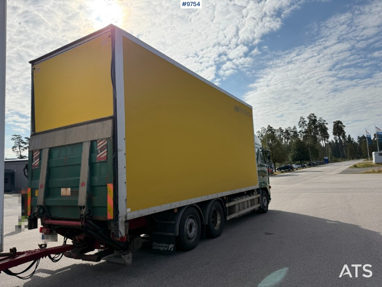 Box Truck Volvo FH 480 with 4-axle Ekeri trailer (VIDEO) - Dobozos felépítményű teherautó: 4 kép. Box Truck Volvo FH 480 with 4-axle Ekeri trailer (VIDEO) - Dobozos felépítményű teherautó: 4 kép.